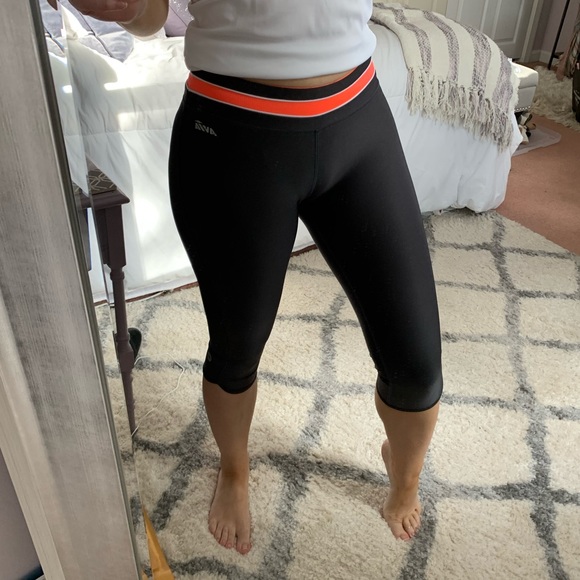Athletic capris - Picture 6 of 6